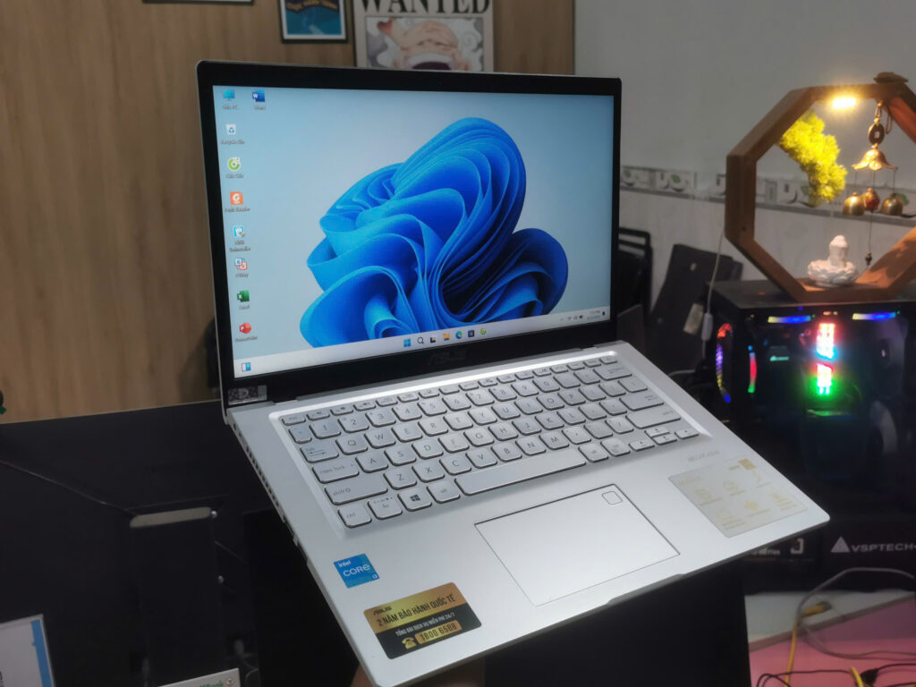 laptop trả góp dĩ an