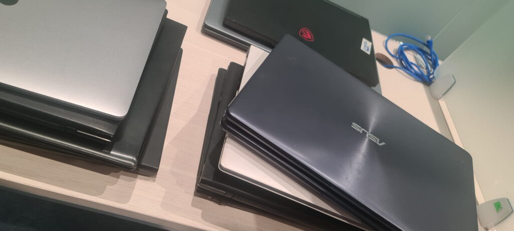 thu mua laptop cũ dĩ an