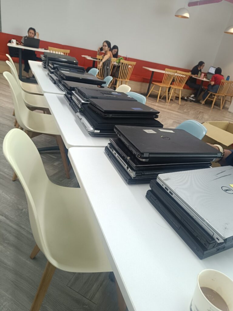 thu mua laptop cũ dĩ an