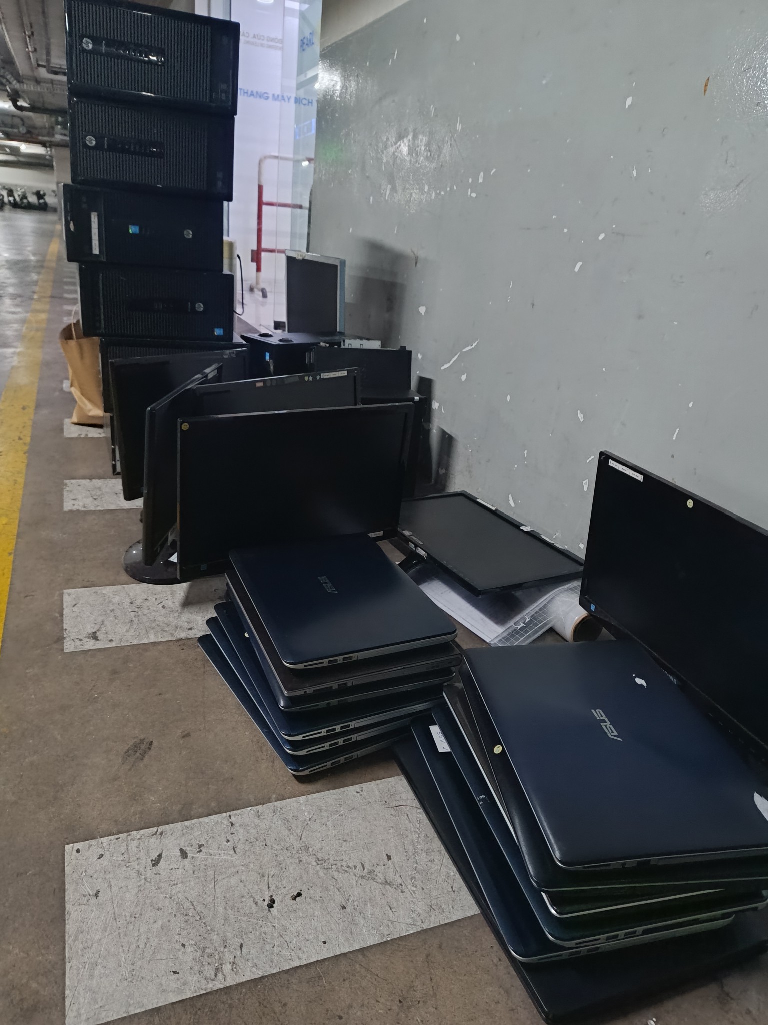 Thu mua laptop cũ Thuận An