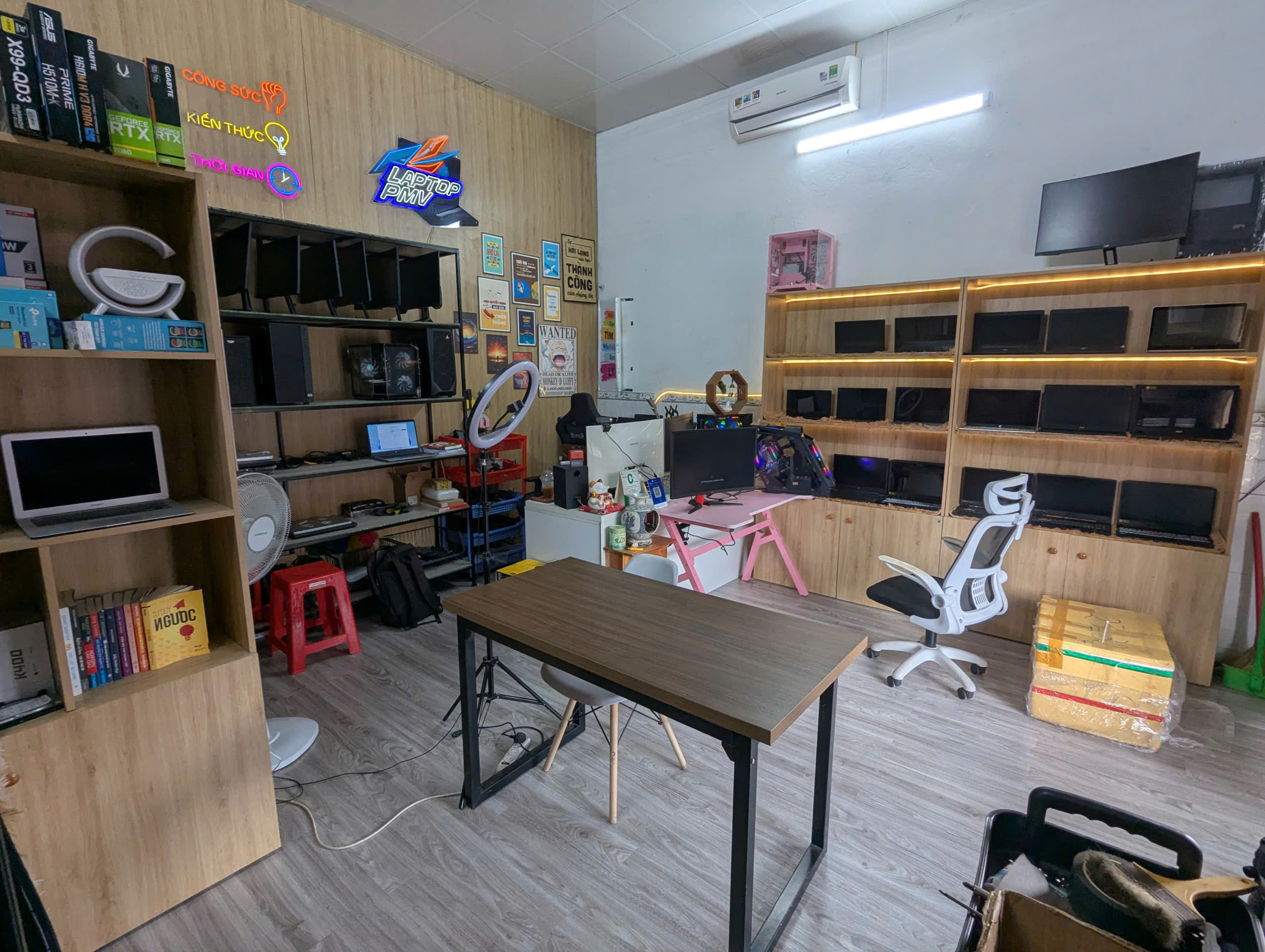 Cửa hàng laptop dĩ an