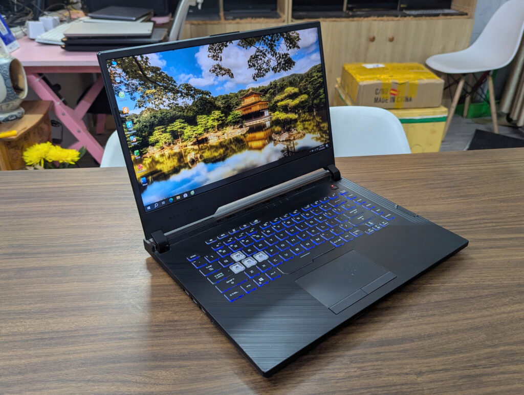 cửa hàng laptop dĩ an