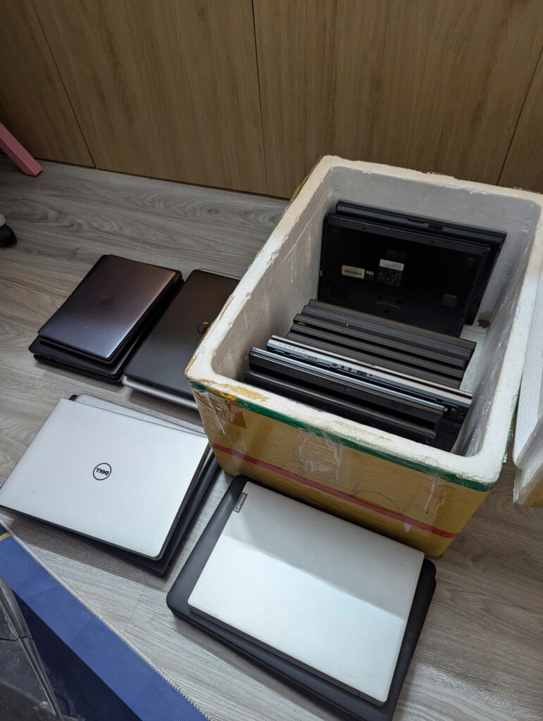 thu mua laptop cũ dĩ an