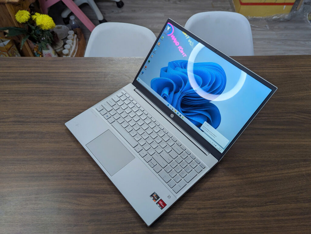 mua laptop cũ dĩ an